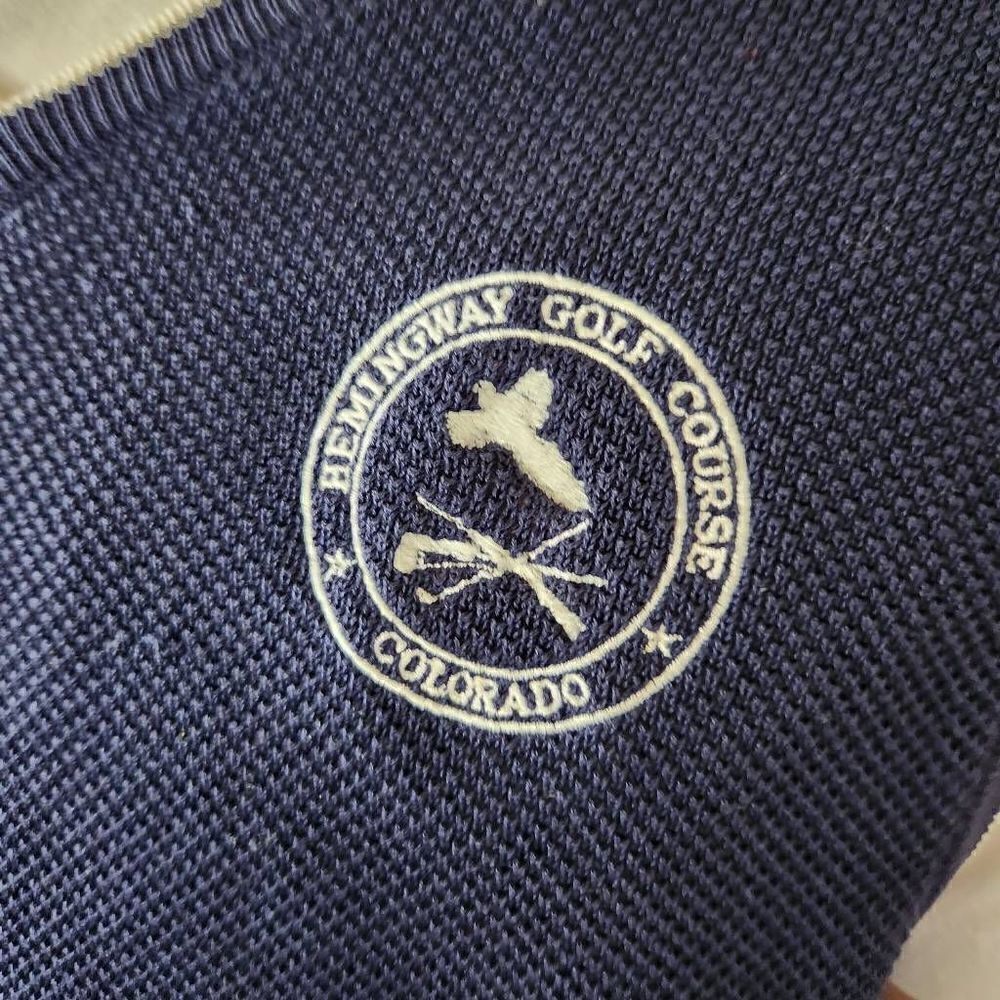 Turnbury men's medium navy blue soft 100% cotton knit white the neck Hemingway g